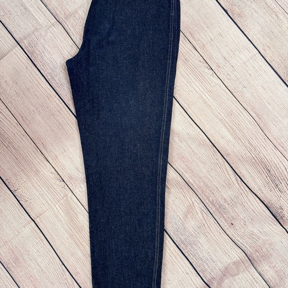 Jones of New York Soft Wide Leg Blue Denim Jeans Size 12 - Picture 5 of 7